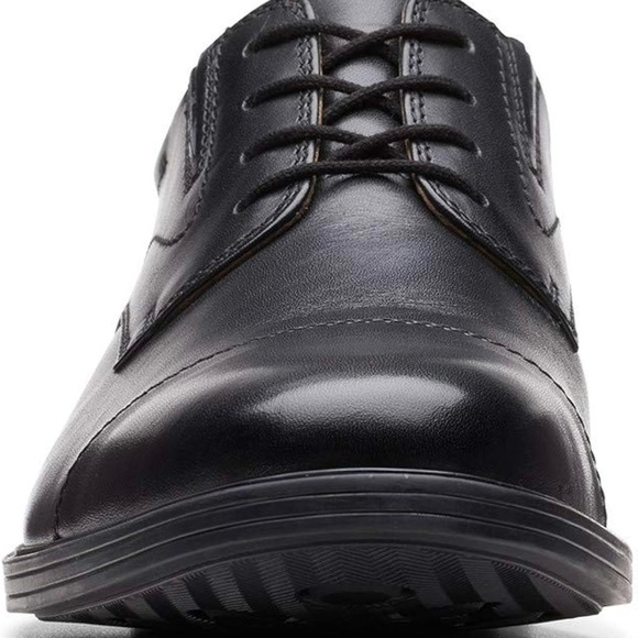 Clarks Black Leather Oxford Shoes with Polished Finish - Picture 3 of 7